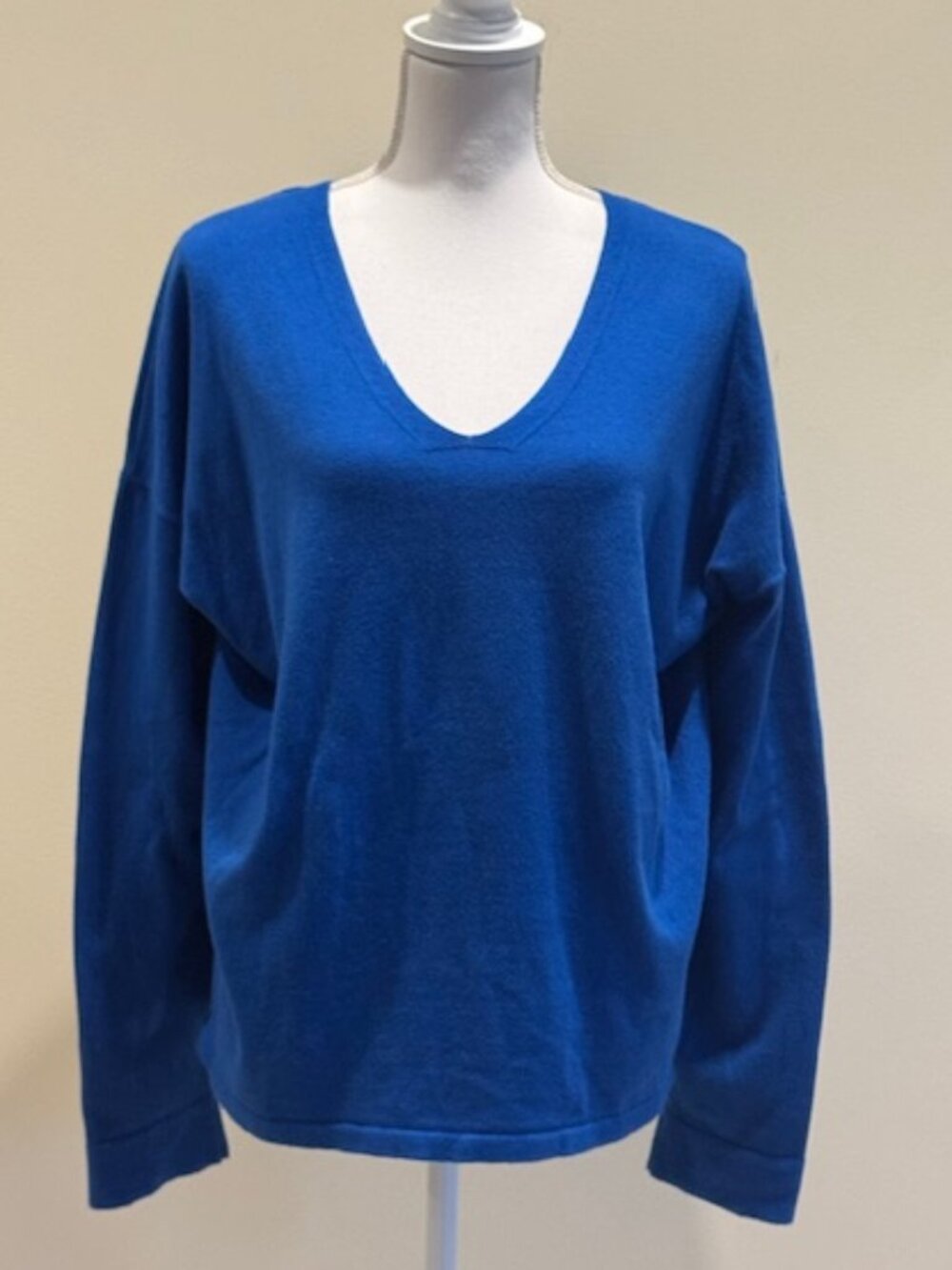 Anne Klein Royal Blue V-Neck Long Sleeve Sweater